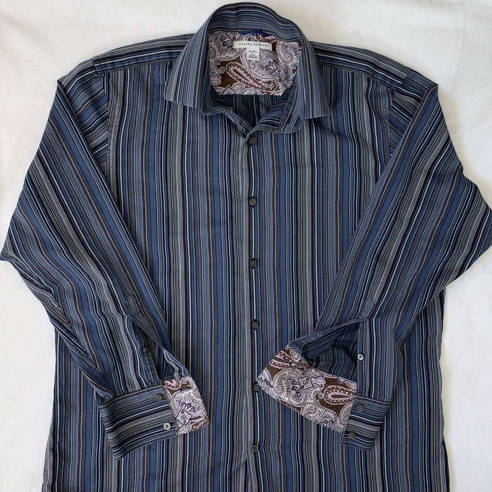 BANA REPUBLIC 16-16.5 LARGE DOUBLE BUTTON COLLAR